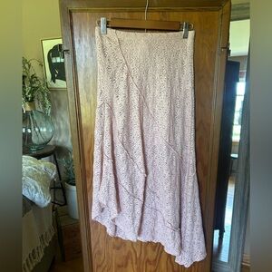 NWOT Asymmetrical Lace Skirt. Size small.